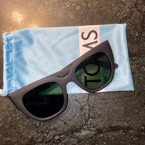 Tom’s traveler Sydney sunglasses matte black